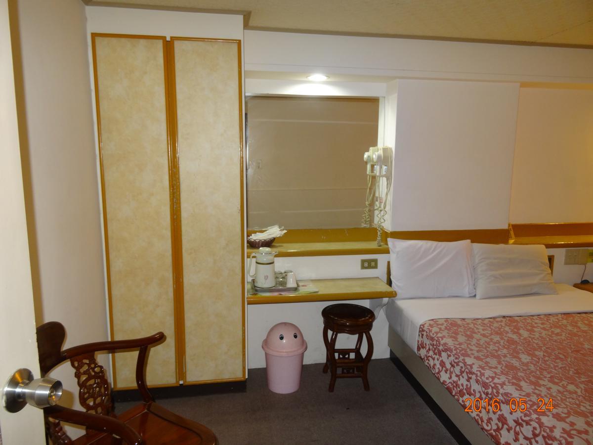 Jia Xin Hotel Kota Chiayi Bagian luar foto