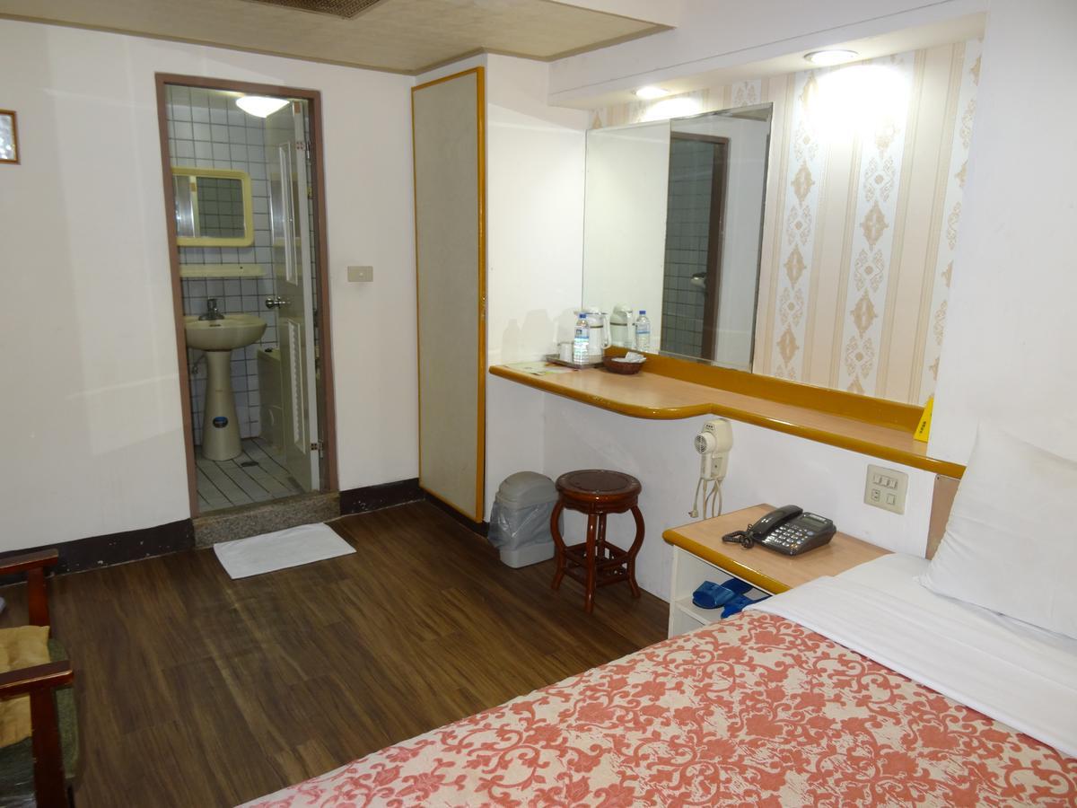 Jia Xin Hotel Kota Chiayi Bagian luar foto