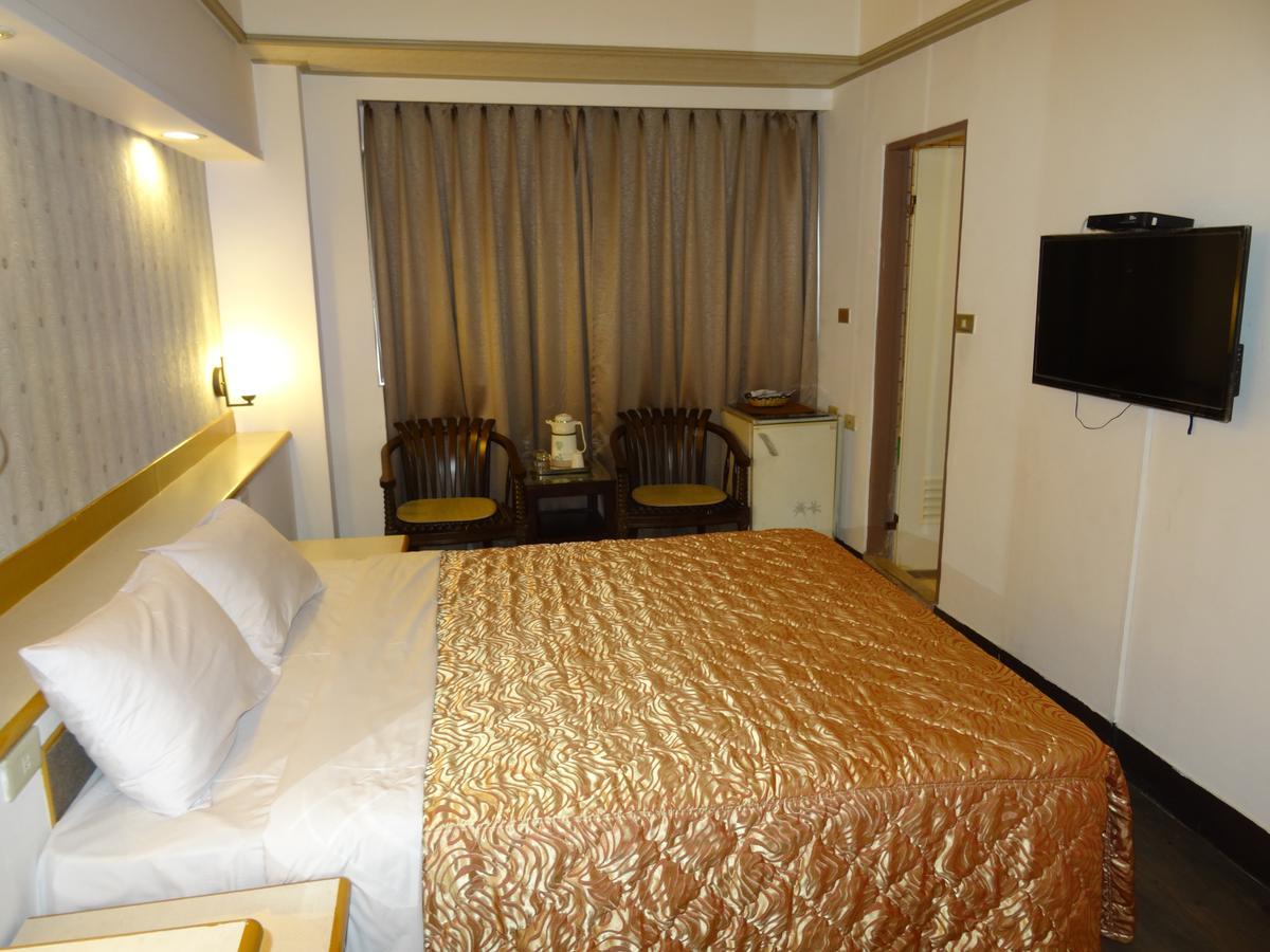 Jia Xin Hotel Kota Chiayi Bagian luar foto